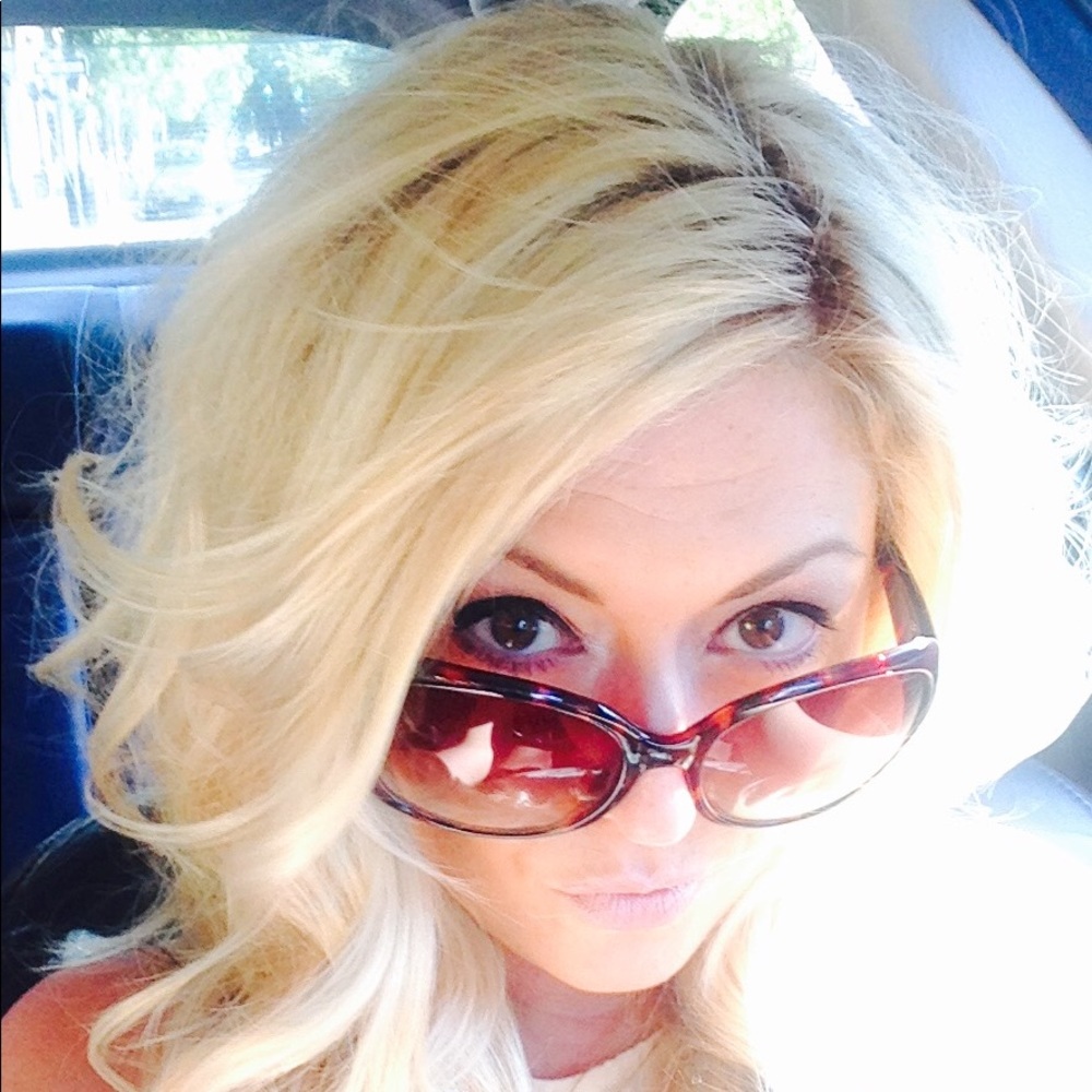 Meet your Posher, Jenn